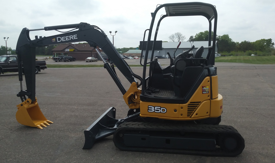 DEERE Excavator